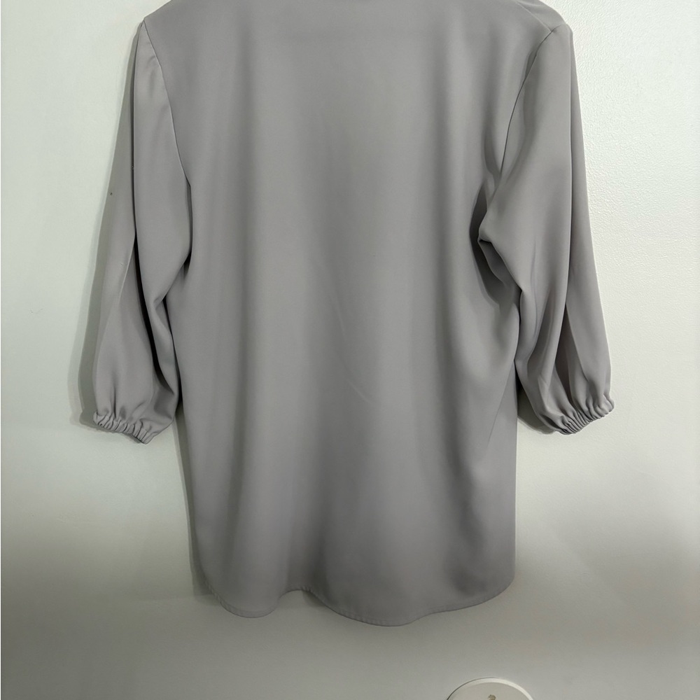 Calvin Klein Women's Corporate 3/4 Sleeve Gray Blouse Size Medium NWOT - Picture 2 of 6